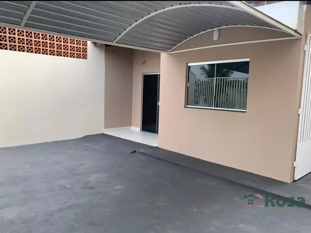 Imagem: A casa possui 2 Dormitórios, 1 Banheiro, 2 Vagas na