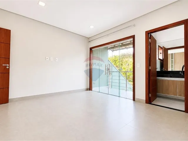 Imagem 11: Casa de Alto Padrão com 4 Suítes e Lazer Completo a 2km da Praia de Taperapuan em Porto