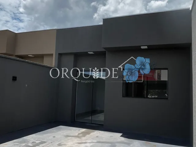 Imagem: A casa possui 2 Dormitórios, 1 Banheiro, 1 Vaga na garagem