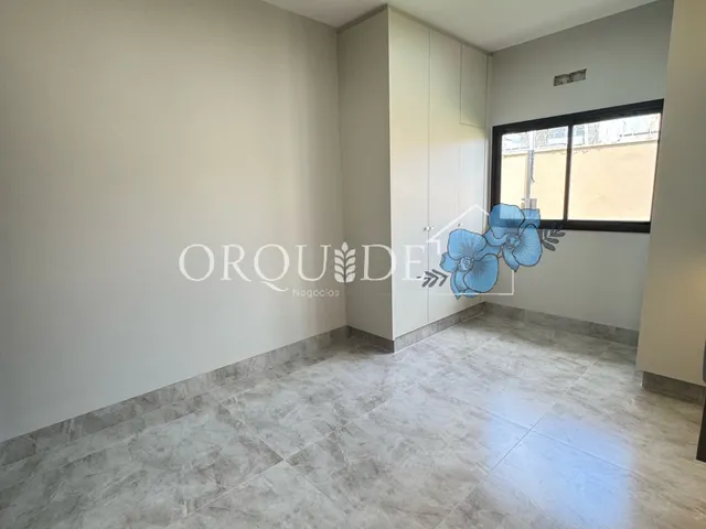 Imagem 8: Casa à venda na cidade de rio verde com 3 quartos, 3 suítes, 2 salas, 1 banheiro, 1