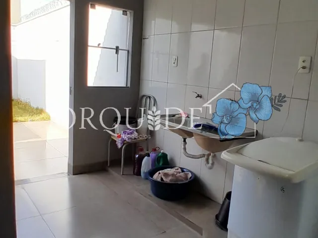 Imagem 3: Imóvel de Luxo à Venda em Rio Verde-GO: Casa com 4 Quartos, 2 Suítes e 205m² no