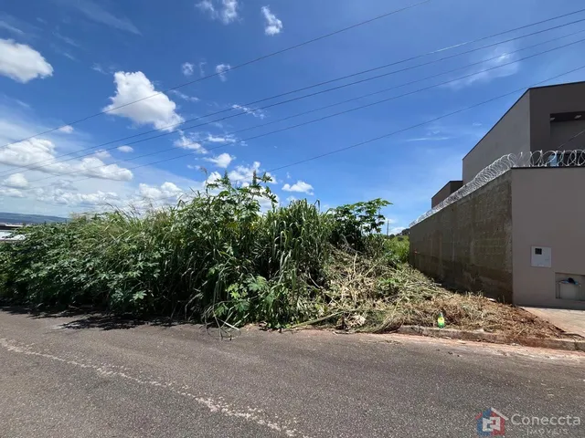 Imagem 3: Terreno à Venda no Bairro Afonso Queiroz em Patos de Minas-MG Terreno de 231m² com