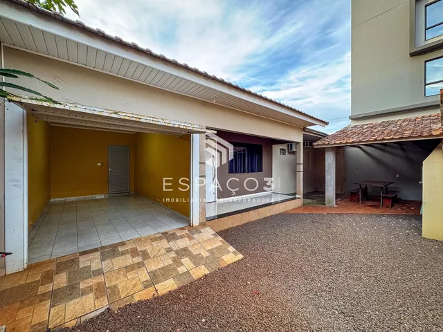 Imagem 16: Terreno com 2 casas em alvenaria localizadas no Centro em Medianeira PR