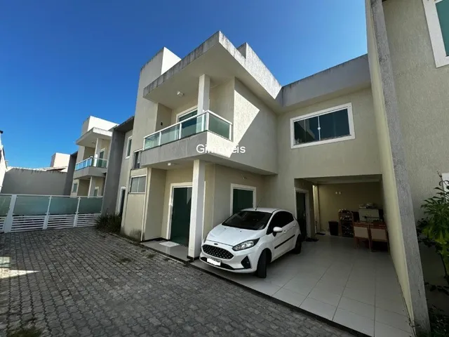 Imagem: A casa em condomínio possui 3 Dormitórios, 3 Suítes, 4 Banheiros