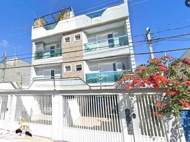 Imagem: A casa possui 2 Dormitórios, 1 Suíte, 2 Vagas na garagem,