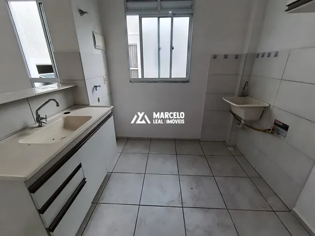 Imagem: O apartamento possui 2 Dormitórios, 1 Banheiro, 1 Vaga na