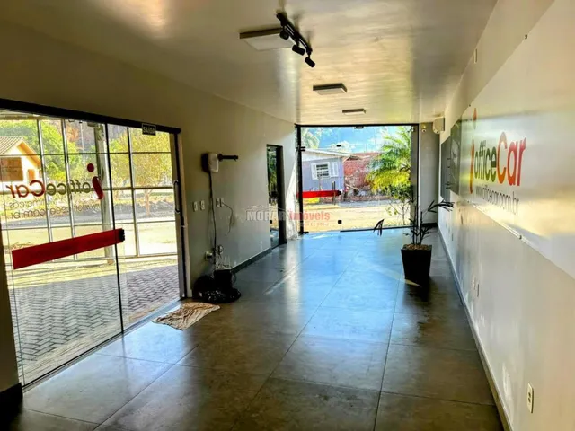 Imagem: Prédio com 2 Dormitorio(S) Localizado(A)