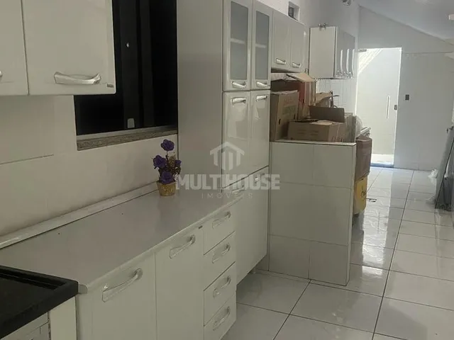 Imagem 11: Casa Mobiliada para Alugar no Bairro Sapucaias em Contagem com 2 Suítes e 4 Vagas