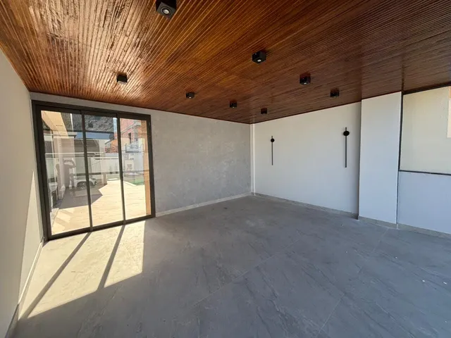 Imagem 3: Casa Deslumbrante com Piscina, Espaço Gourmet e Acabamento Prime (Palhoça/SC)!