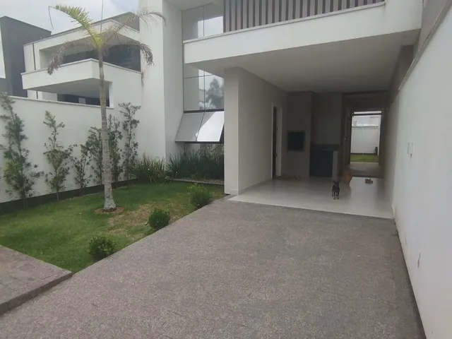Imagem: Linda Casa de 3 Dormitórios no Bosque da
