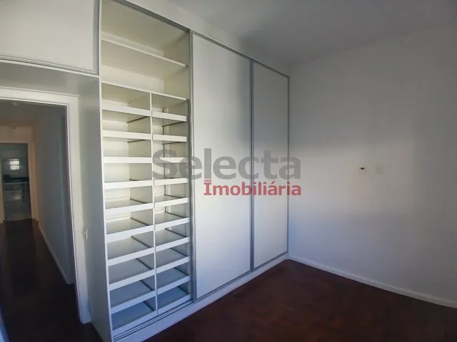 Imagem 15: Apartamento Reformado, Absolutamente Silencioso na Timóteo da Costa em Prédio Com
