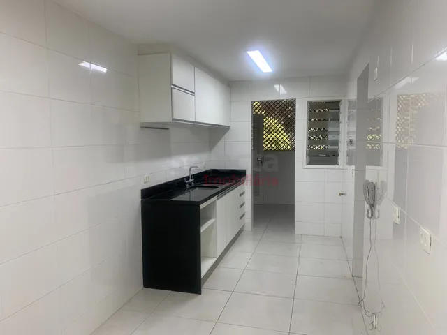 Imagem 7: Apartamento Reformado, Absolutamente Silencioso na Timóteo da Costa em Prédio Com