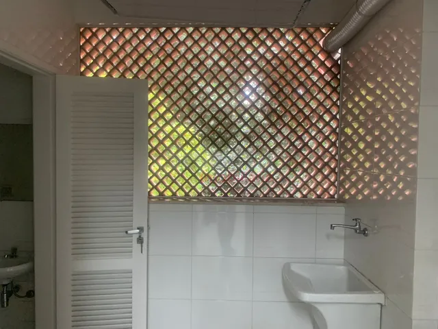 Imagem 2: Apartamento Reformado, Absolutamente Silencioso na Timóteo da Costa em Prédio Com