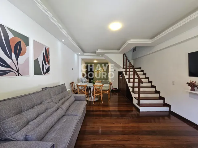 Imagem: A casa possui 2 Dormitórios, 1 Suíte, 3 Banheiros, 1 Vaga
