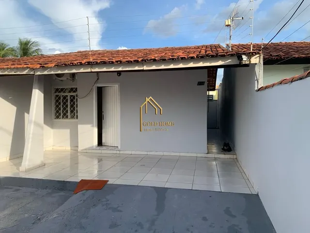 Imagem: A casa possui 3 Dormitórios, 1 Banheiro, 2 Vagas na