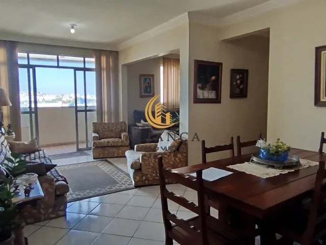 Imagem: O apartamento possui 4 Dormitórios, 1 Suíte, 1 Banheiro,