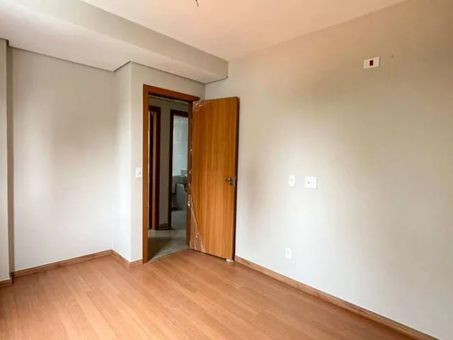 Imagem 4: Apartamento À Venda, no Ed. Cláudio Manoel em Belo Horizonte, Funcionários, com 2