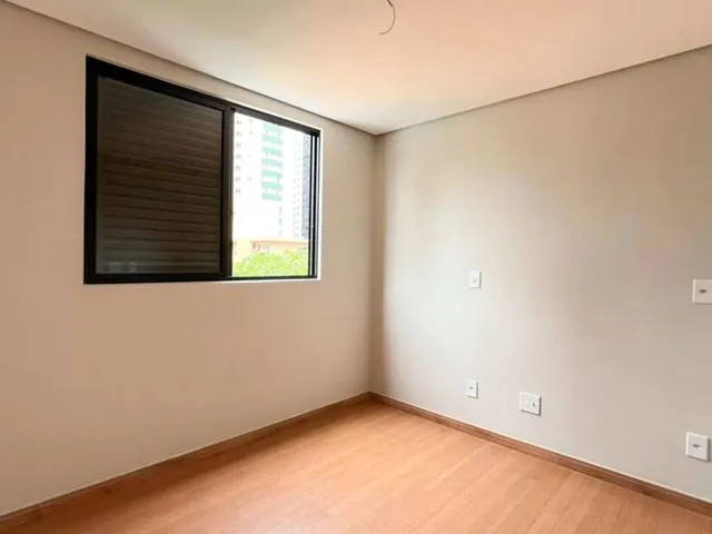 Imagem 2: Apartamento À Venda, no Ed. Cláudio Manoel em Belo Horizonte, Funcionários, com 2