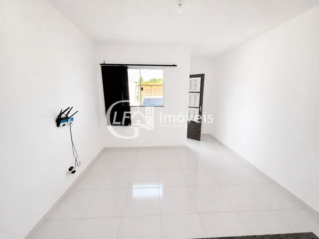 Imagem 3: Casa com 2 Quartos e Quintal, Canil para Locação no Jardim Colúmbia: Sala, 1 Banheiro