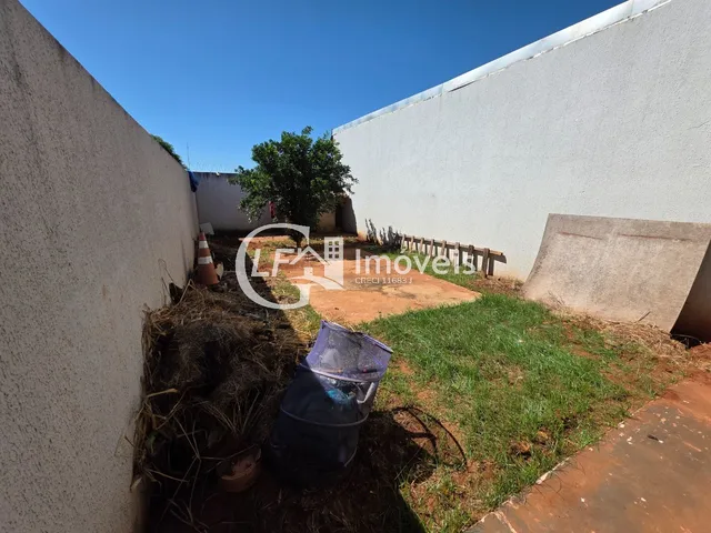 Imagem 12: Casa com 2 Quartos e Quintal, Canil para Locação no Jardim Colúmbia: Sala, 1 Banheiro
