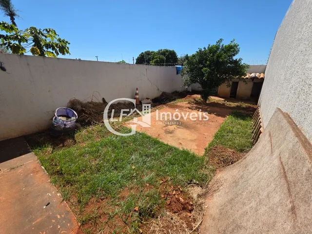 Imagem 9: Casa com 2 Quartos e Quintal, Canil para Locação no Jardim Colúmbia: Sala, 1 Banheiro
