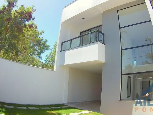 Imagem: Casa Duplex com 3 Dormitórios à Venda