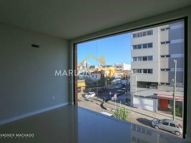 Imagem 2: Loja / Sala Comercial no Centro de Torres, Próximo de Tudo em Estilo Inglês!