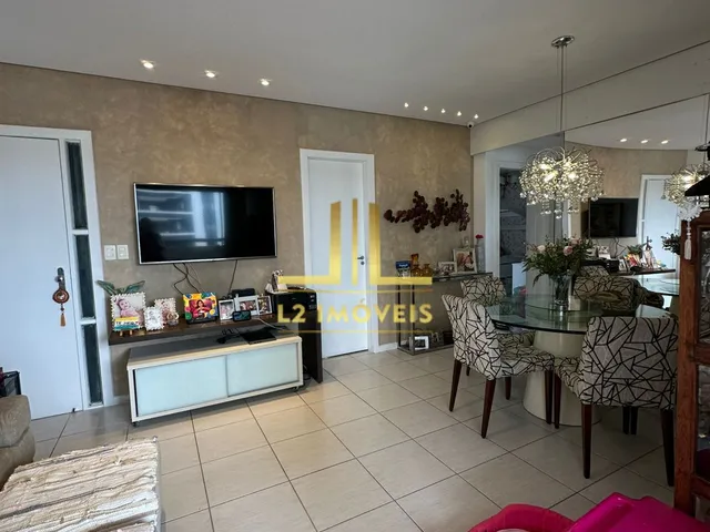 Imagem: O apartamento possui 2 Dormitórios, 1 Suíte, 2 Banheiros