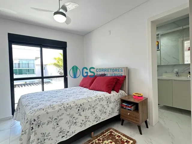 Imagem 3: Sobrado de alto padrão com 3 quartos e 1 suíte a 30 metros do mar na Praia do Sonho