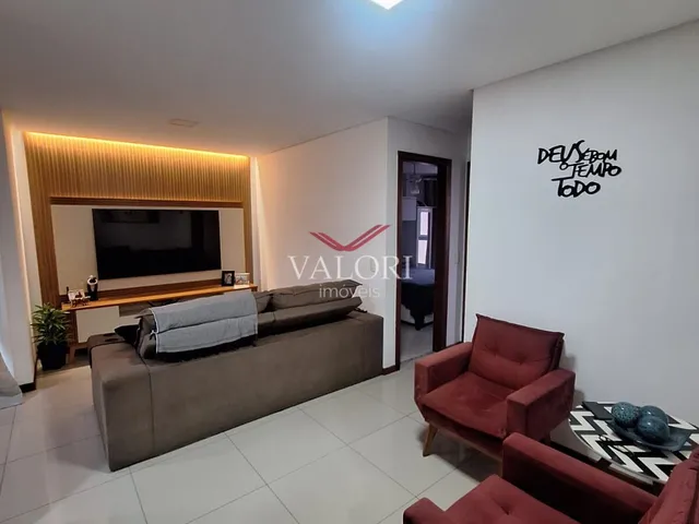 Imagem: O apartamento possui 2 Dormitórios, 1 Suíte, 2 Banheiros
