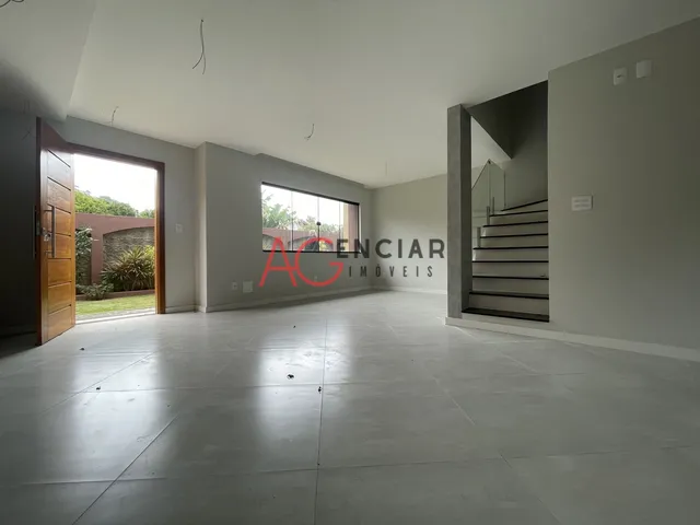 Imagem: A casa possui 3 Dormitórios, 1 Suíte, 1 Banheiro, 1 Vaga na