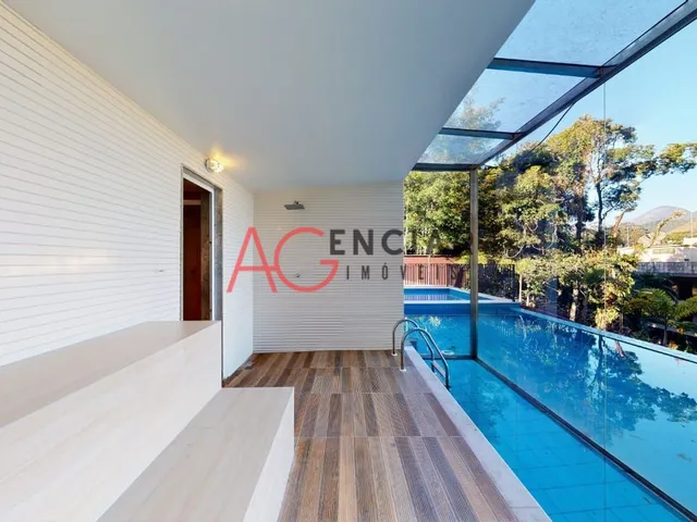 Imagem: Casa à venda no bairro Valparaíso - Petrópolis/RJ