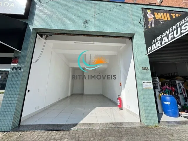 Imagem: A loja possui 1 Banheiro, 2 Vagas na garagem, 55m² de
