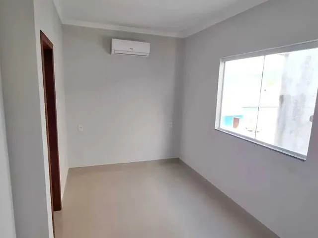 Imagem 3: Casa com 2 Dormitórios Sendo 2 Suítes e 1 Vaga de Garagem em Florianópolis/Sc