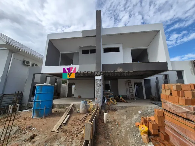 Imagem 2: Sobrado geminado com 3 suítes, 4 vagas de garagens, 200m² de área privativa, bairro