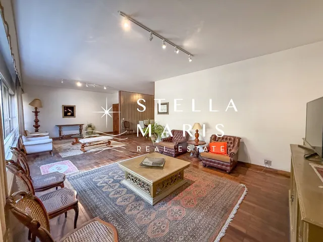 Imagem 2: Leblon, Apartamento com Vista Lateral para o Mar, 198 M2, 4 Quartos e 2 Vagas À Venda Em