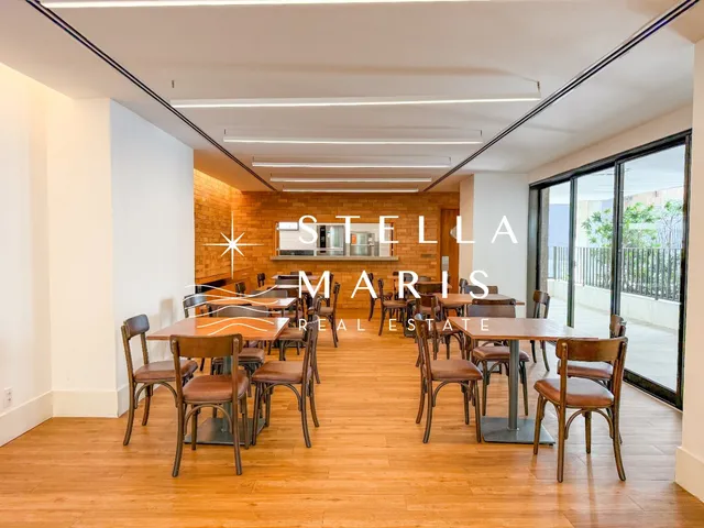 Imagem 3: Leblon, Apartamento com Vista Lateral para o Mar, 198 M2, 4 Quartos e 2 Vagas À Venda Em