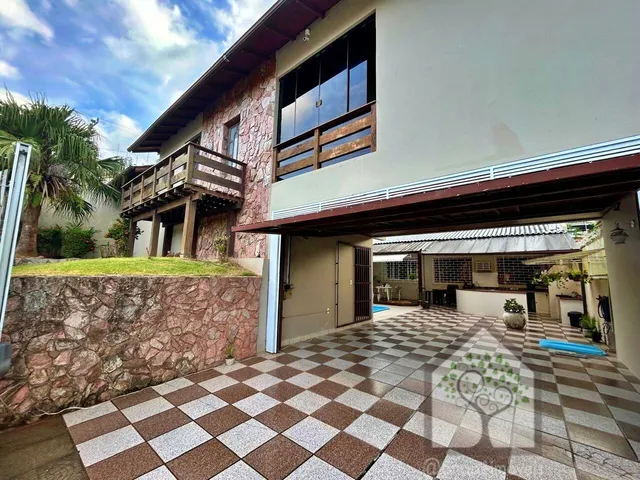 Imagem: Casa À Venda na Trindade - Florianópolis