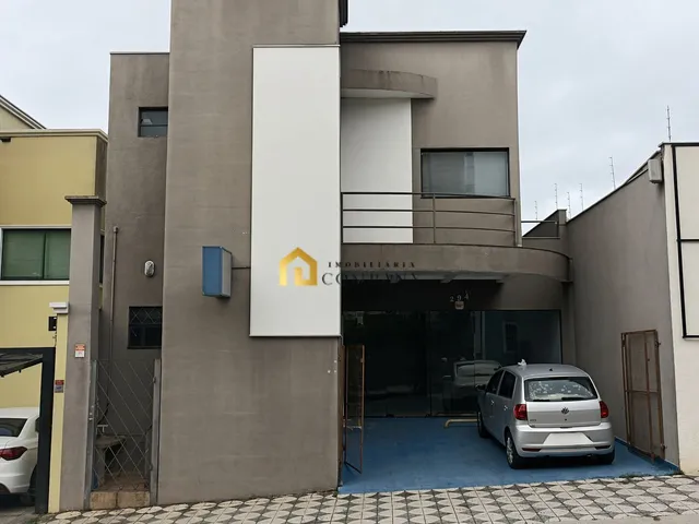 Imagem: A loja possui 3 Banheiros, 2 Vagas na garagem, 125m² de
