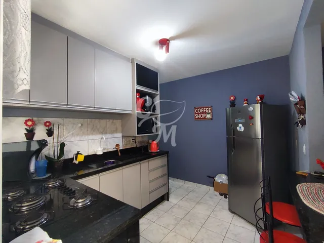 Imagem: A casa possui 3 Dormitórios, 1 Banheiro, 1 Vaga na
