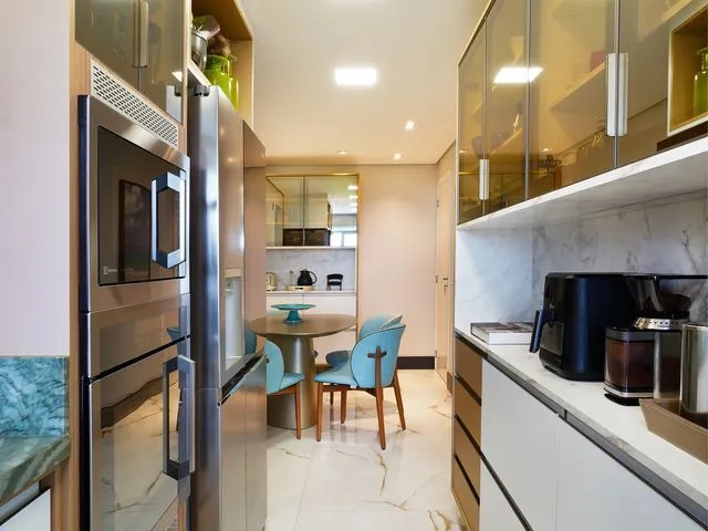 Imagem: O apartamento possui 5 Dormitórios, 2 Suítes, 3 Banheiros