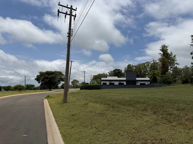 Imagem: Terreno Frente Asfalto de 450 m² próximo