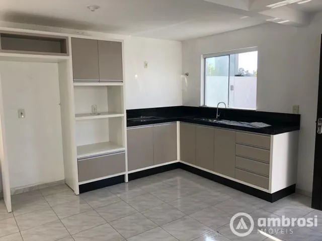 Imagem 15: Casa 01 Suíte + 02 Quartos - Semi-Mobiliada - Condomínio com Piscina