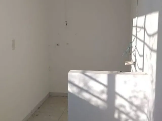 Imagem 9: Casa 01 Suíte + 02 Quartos - Semi-Mobiliada - Condomínio com Piscina
