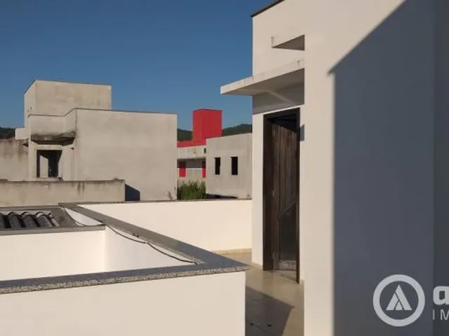 Imagem 10: Casa 01 Suíte + 02 Quartos - Semi-Mobiliada - Condomínio com Piscina