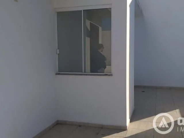 Imagem 6: Casa 01 Suíte + 02 Quartos - Semi-Mobiliada - Condomínio com Piscina