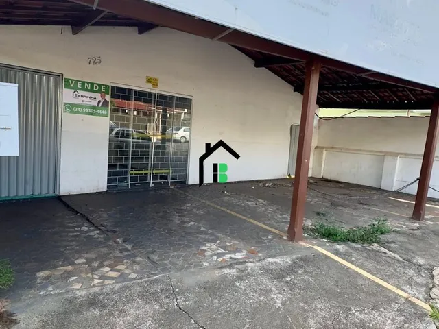 Imagem 6: Casa comercial no centro, 3 quartos, 2 salas, 2 vagas de garagem
