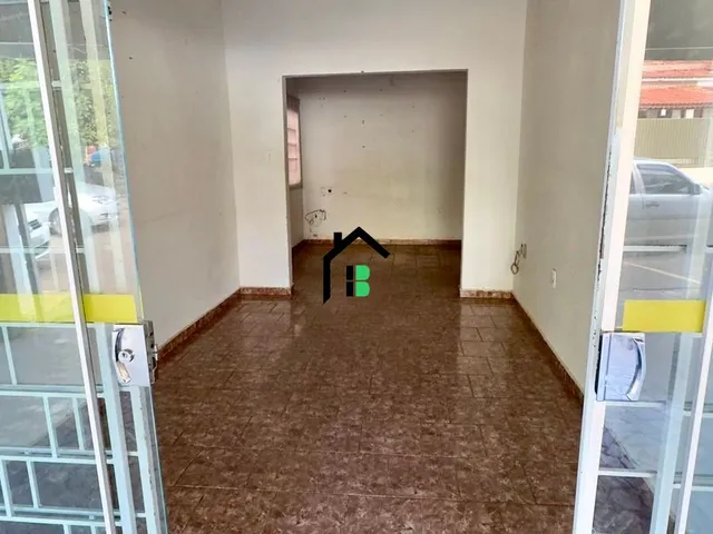 Imagem 5: Casa comercial no centro, 3 quartos, 2 salas, 2 vagas de garagem