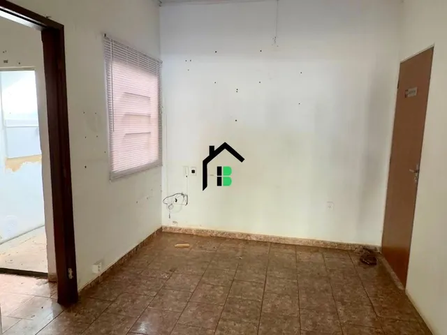 Imagem 4: Casa comercial no centro, 3 quartos, 2 salas, 2 vagas de garagem