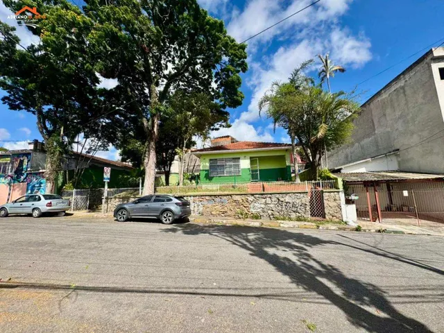 Imagem: A casa possui 1 Banheiro, 528m² de Área Privada e está